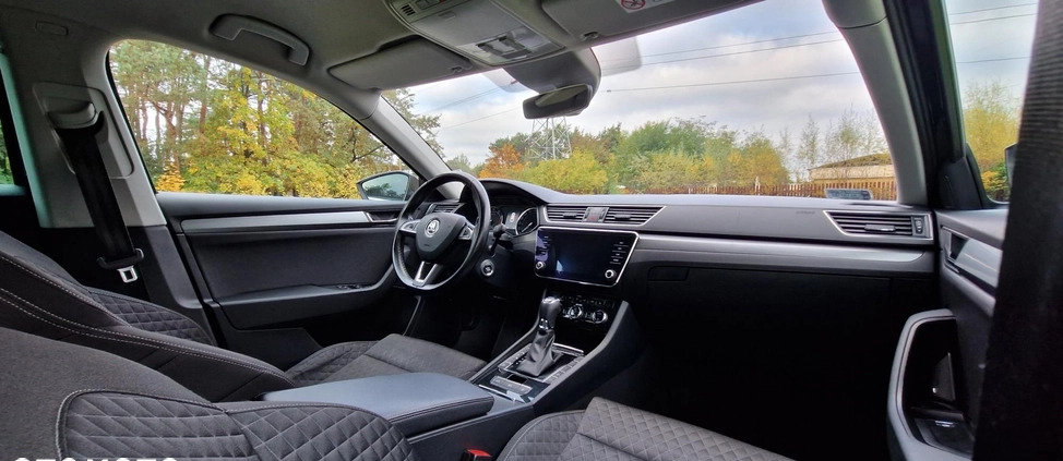 Skoda Superb cena 89800 przebieg: 144000, rok produkcji 2017 z Warszawa małe 742